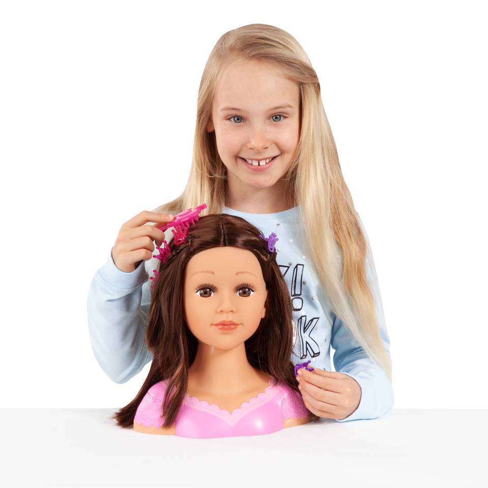Topmodel Charlene styling hoofd met bruin haar