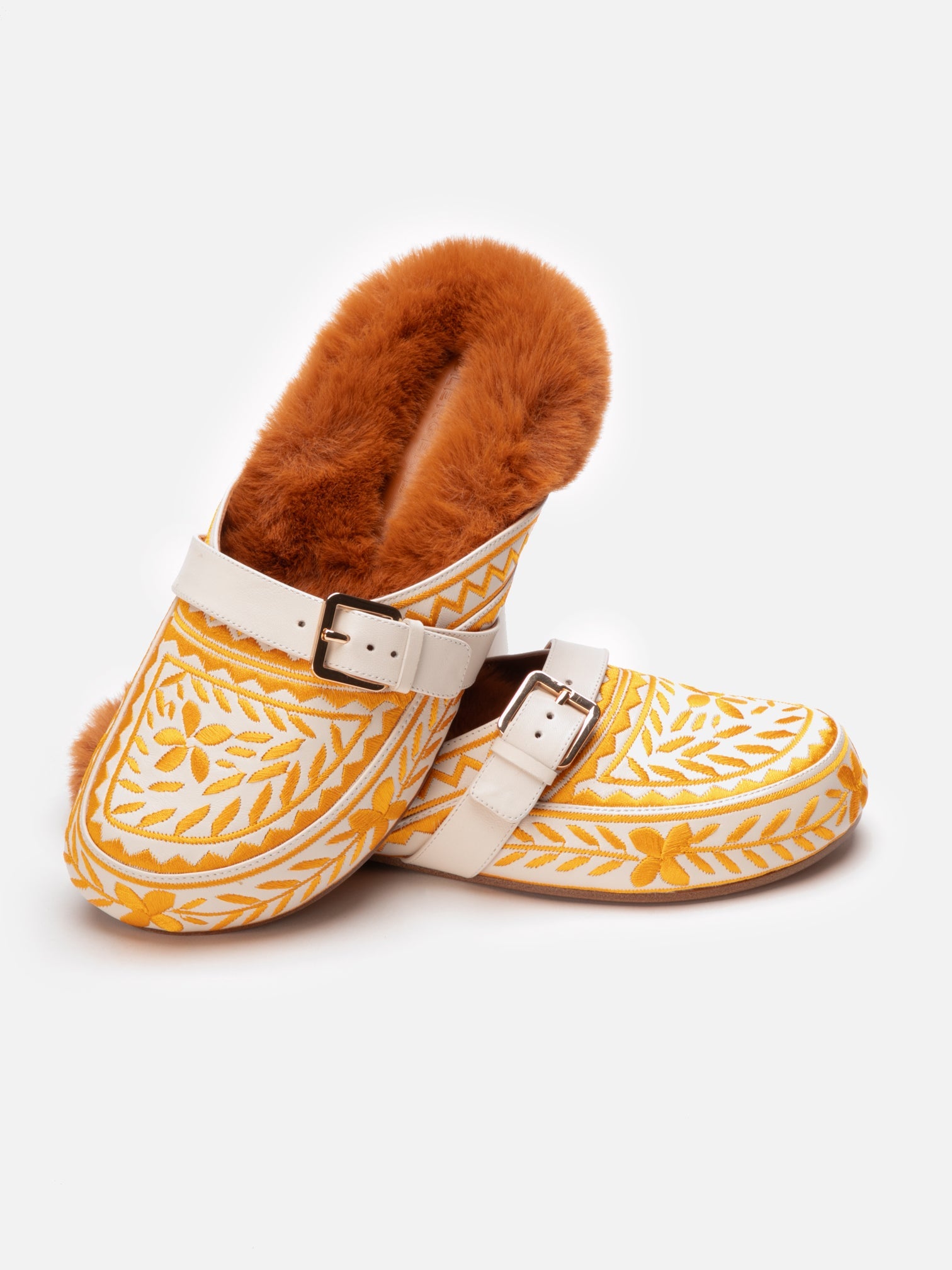 QUASHA, white