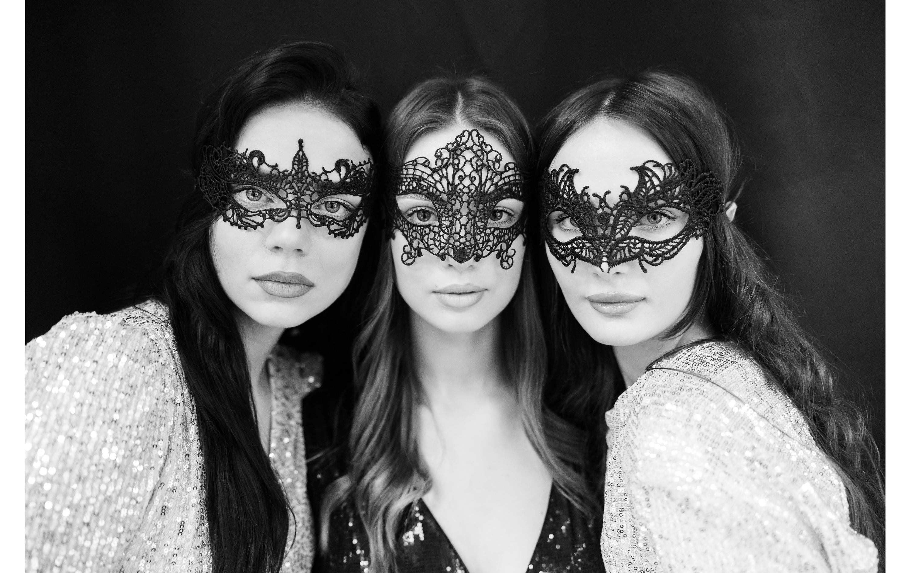Partyaccessoire Maske aus Spitze 7.3 x 20 cm, Muster1Partymaske in Schwarz