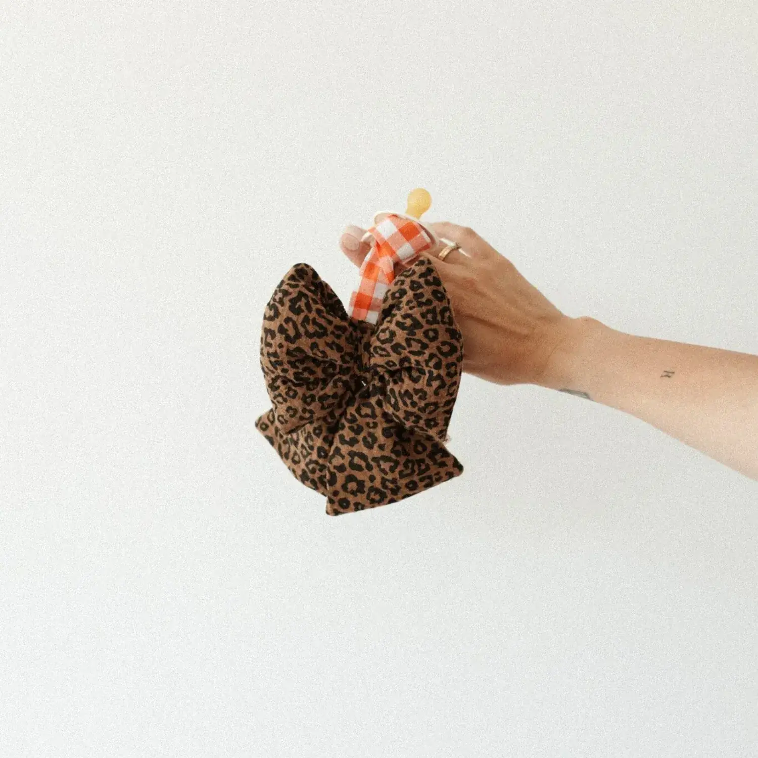 Atelier Pomme | Pacifier Cloth | Pomme | Put A Bow On It | Leopard