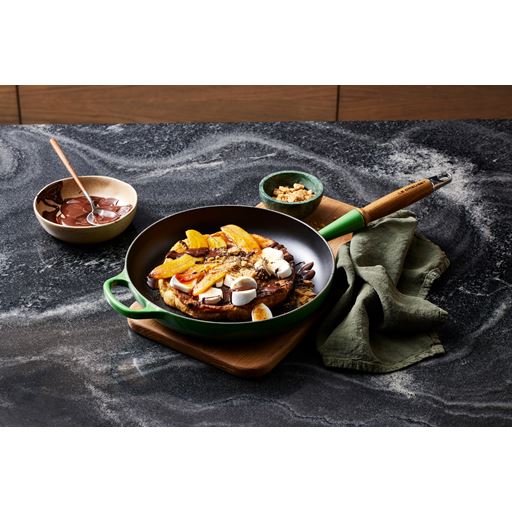 Le Creuset Signature Træhåndtags Stegepande, Bamboo Green, Ø28 cm