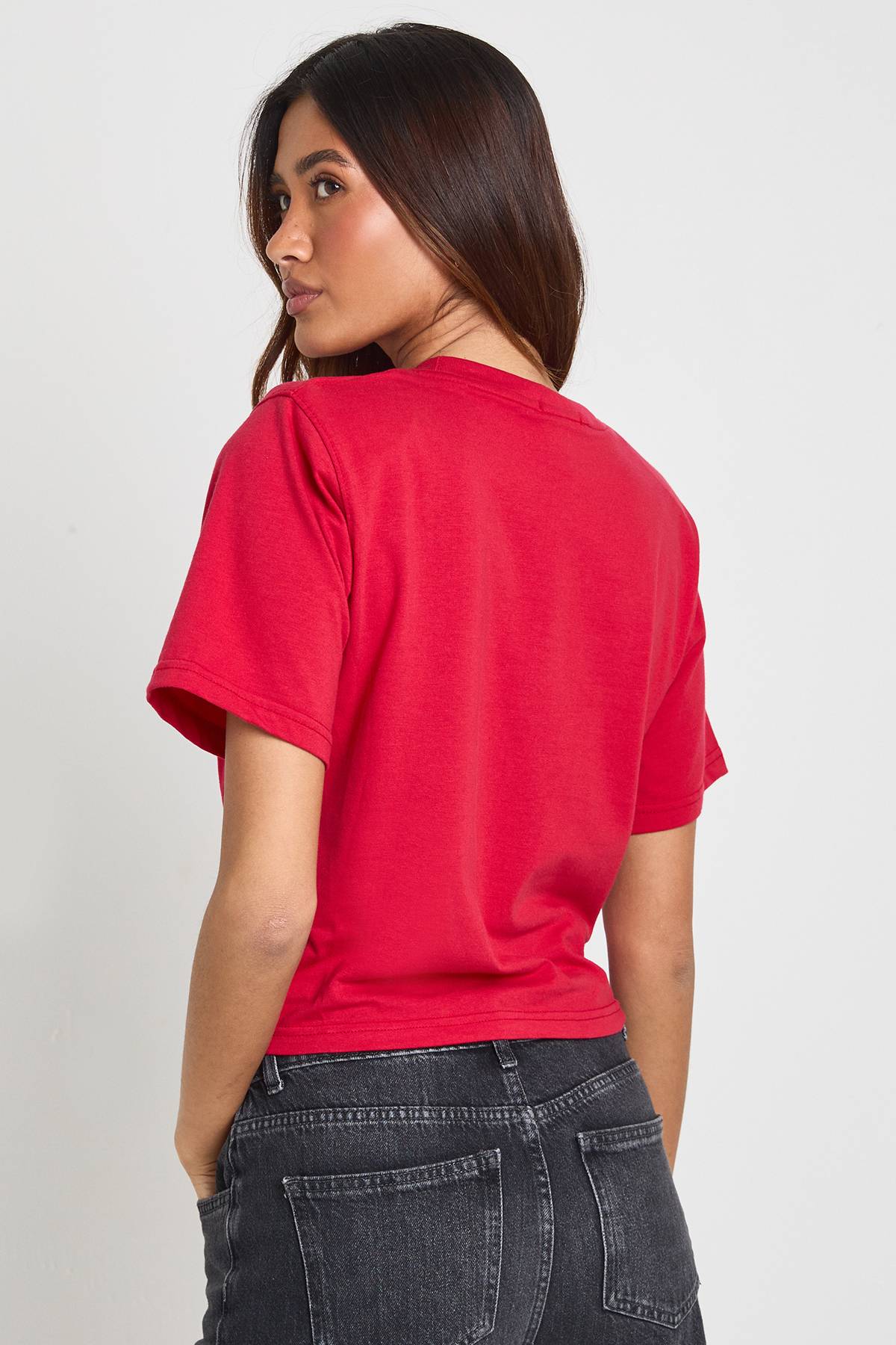 boohoo T-shirt À Épaulettes Avec Ourlet Noué