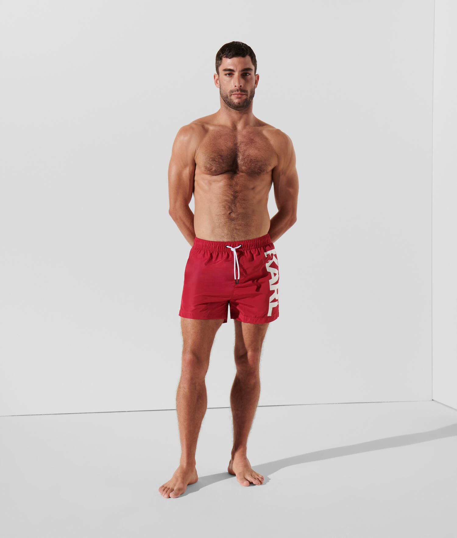 SHORT DE BAIN ORNÉ DU LOGO KARL