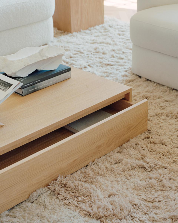 New Works Mass Wide salontafel met lade walnoot