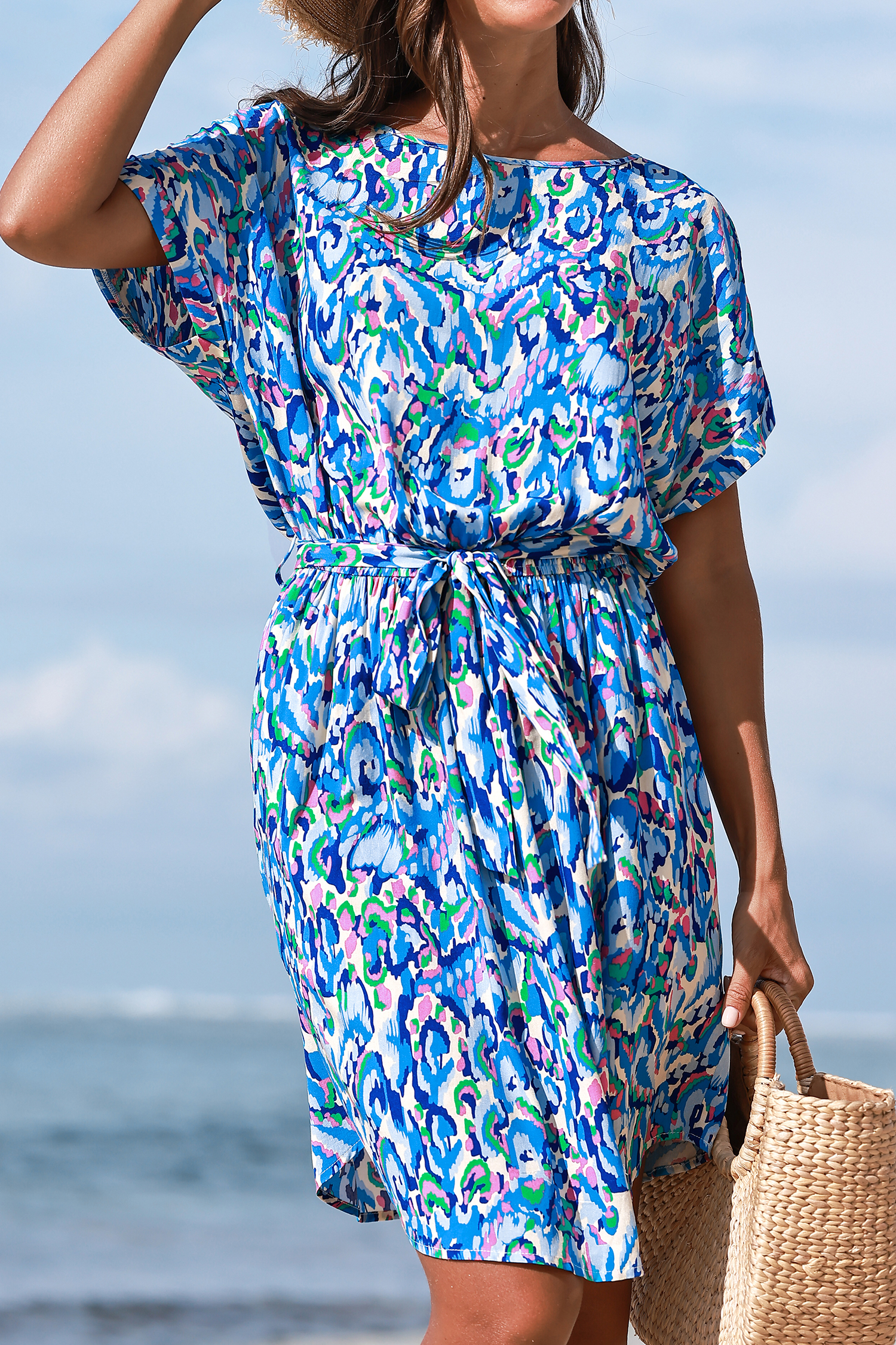 Robe mini à ceinture et imprimé abstrait