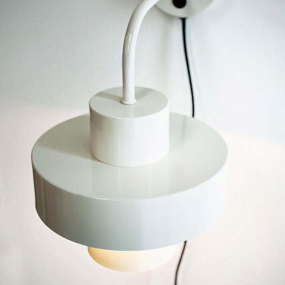 VEGGLAMPE DYBERG LARSEN STOKE HVIT
