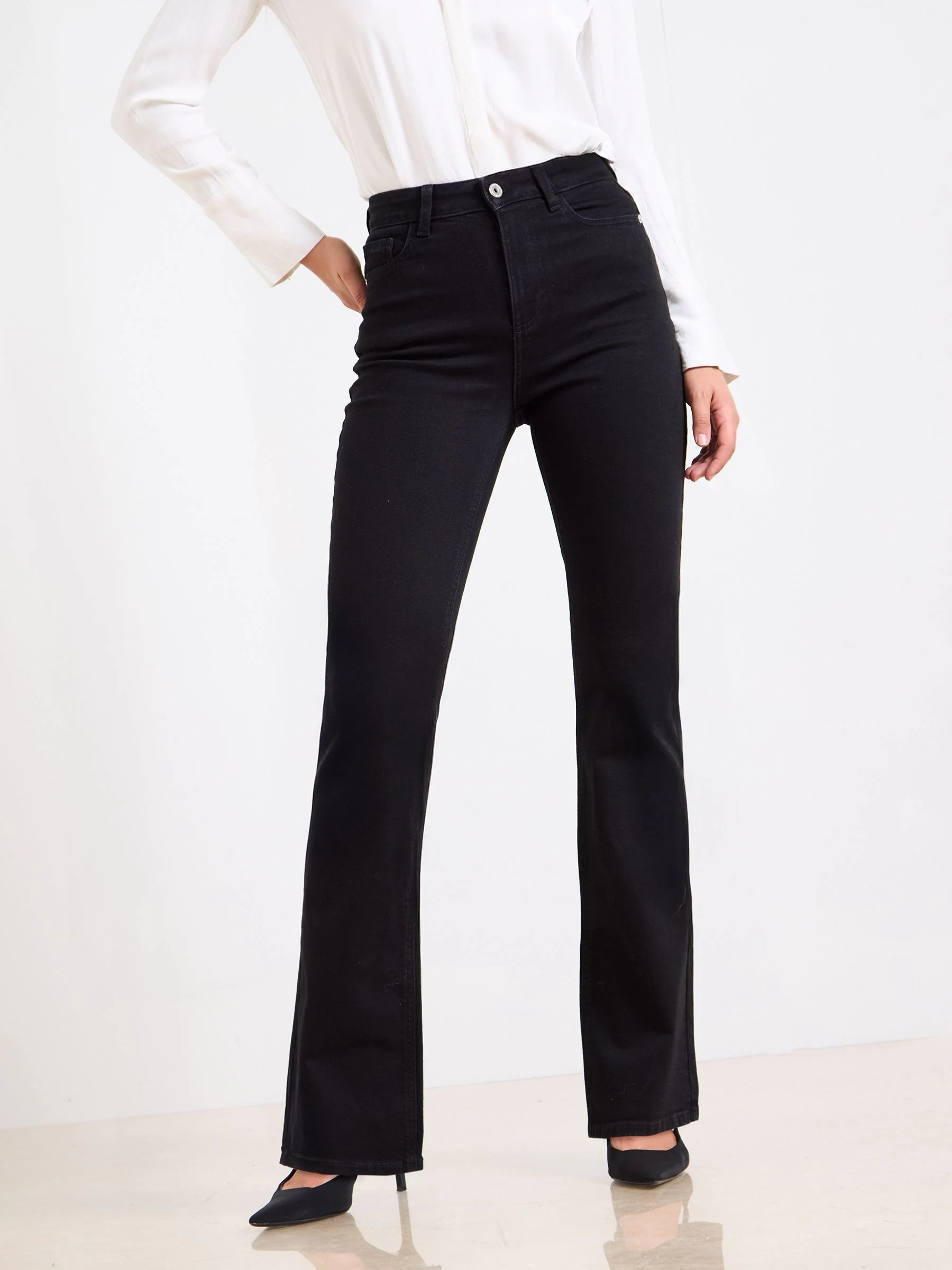 Zwart - Lipsy slim-fit flare jeans met hoge taille