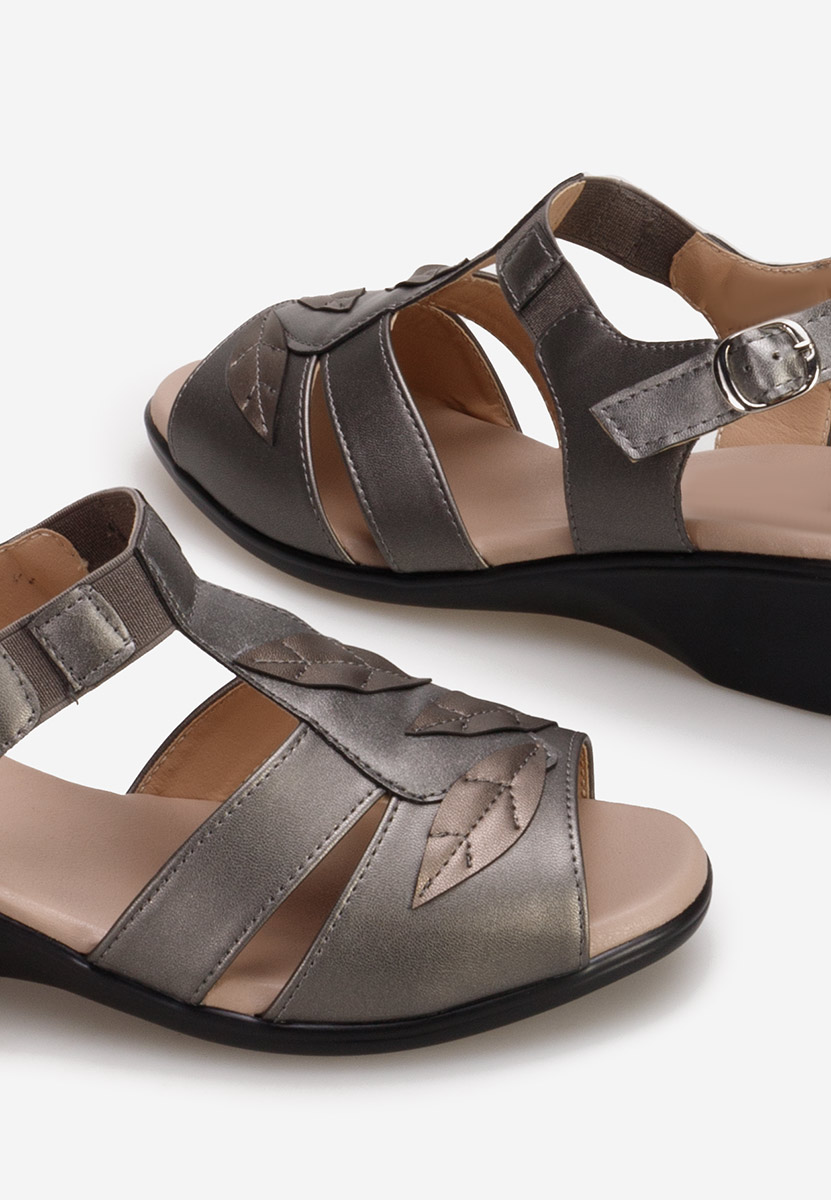 Sandales à talon moyen grise Sendra