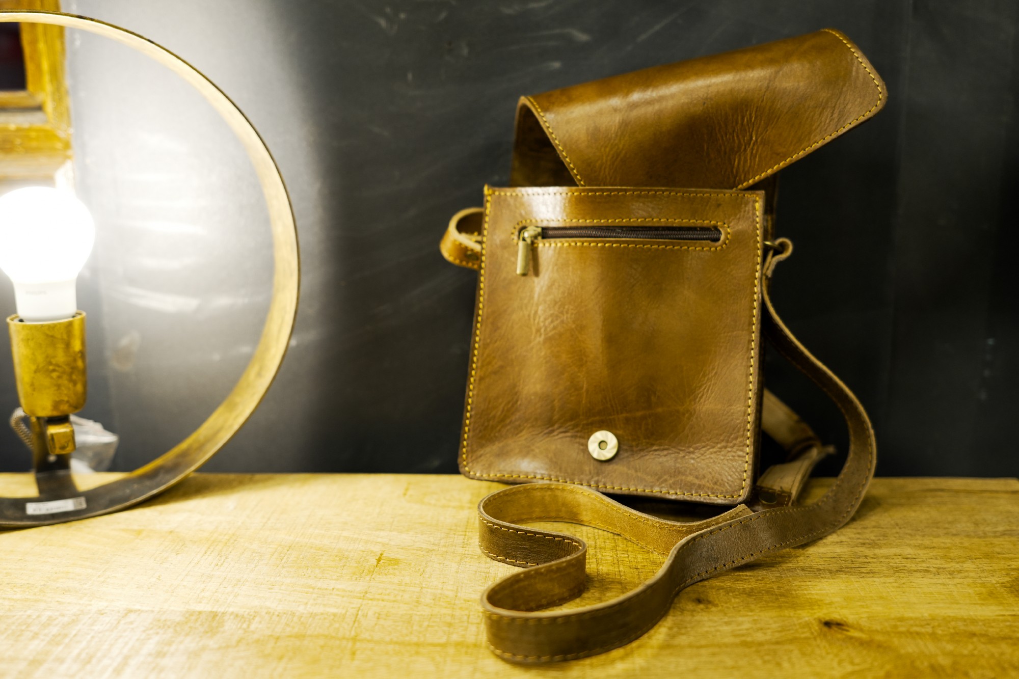 Messengertasche aus Leder, dunkelbraun, B 18 cm, H 20 cm günstig bestellen