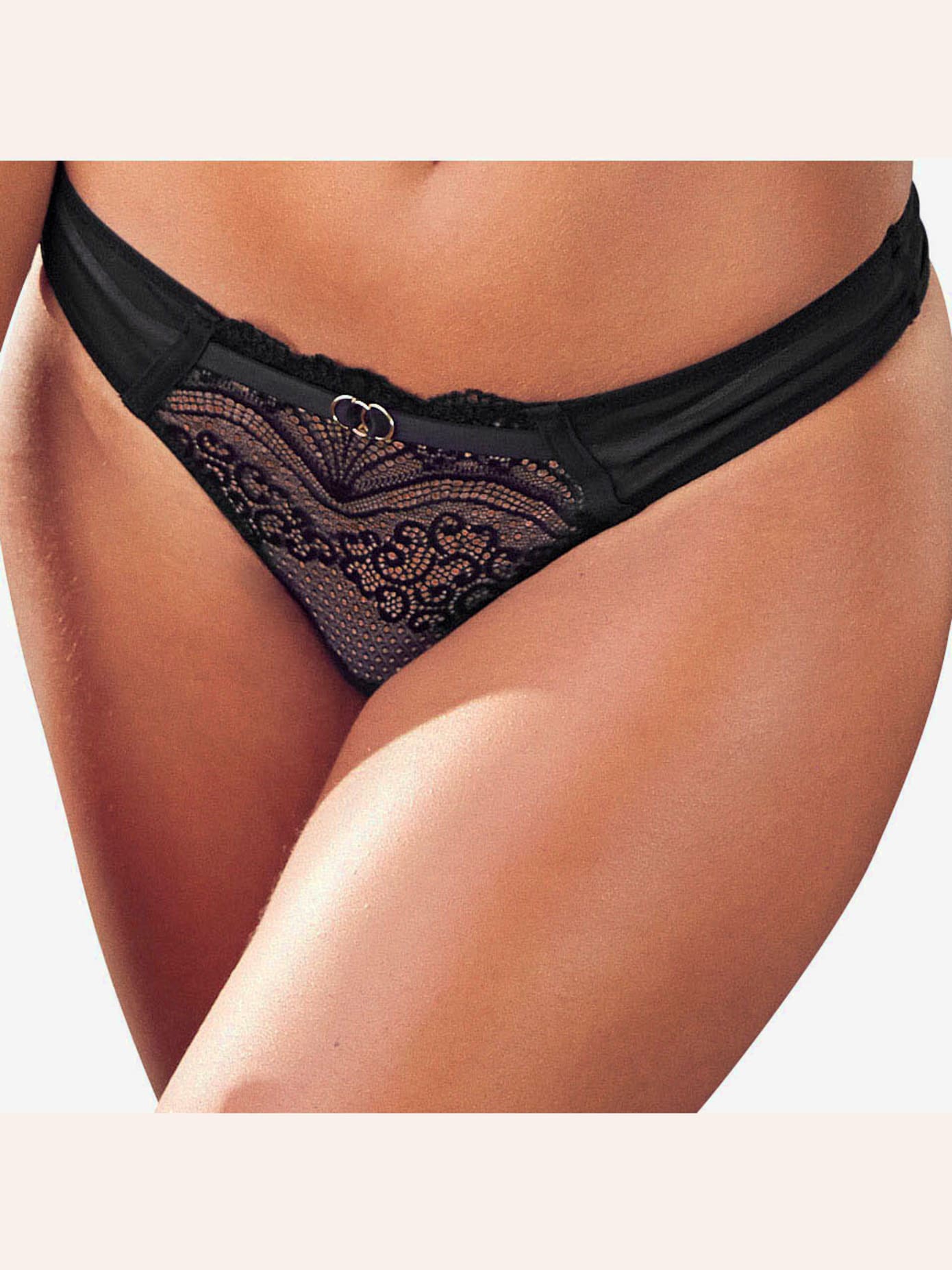 String sexy en maille transparente