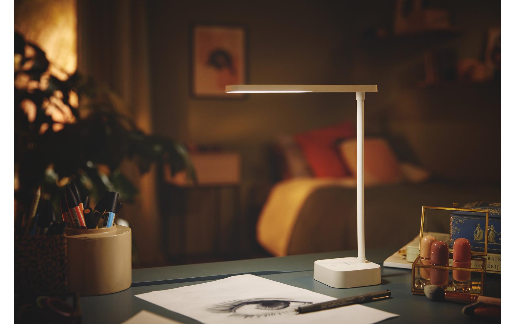 Tilpa Tischleuchte weiss 55 lmLED-Schreibtischleuchte