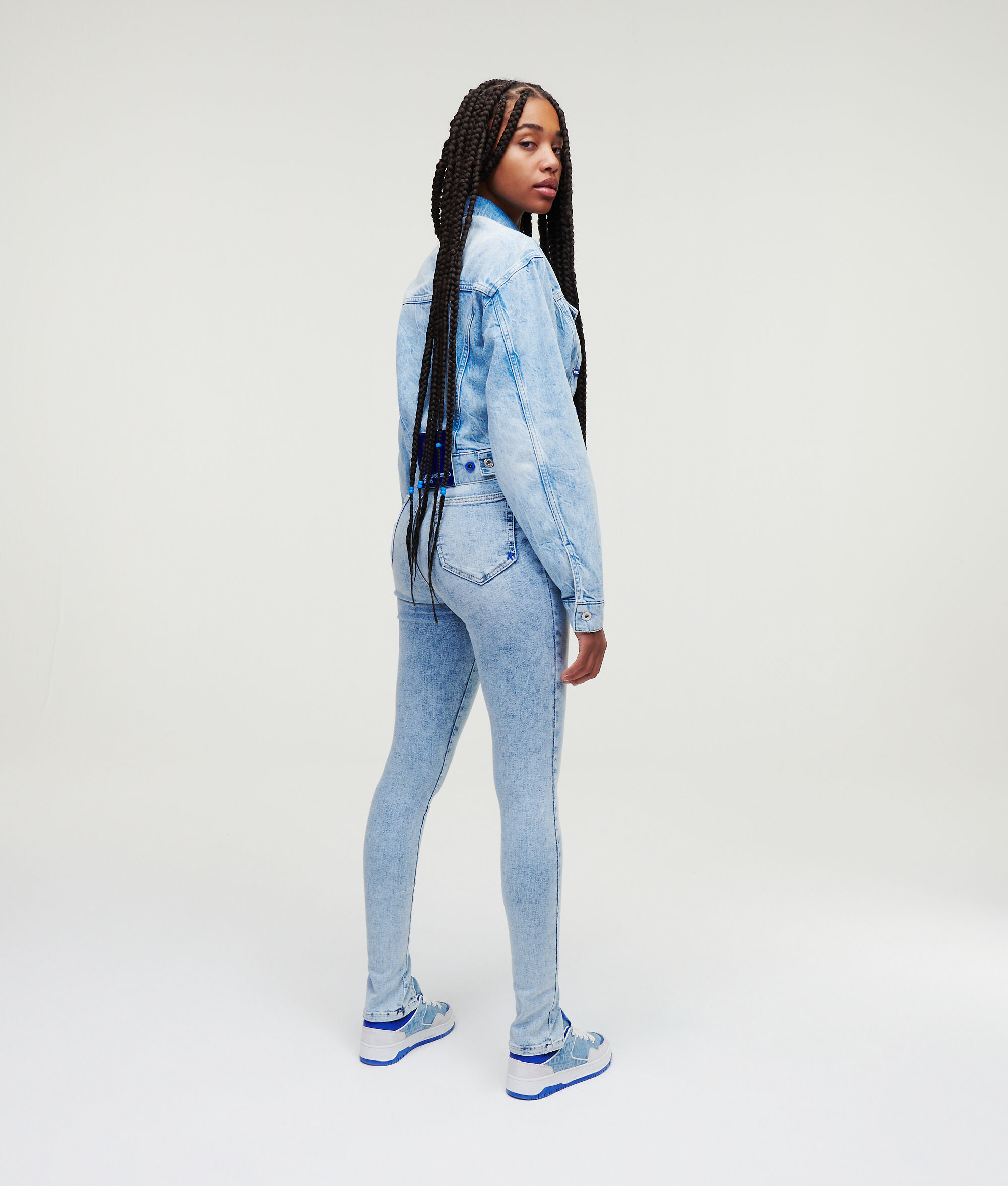JEAN SKINNY KLJ À COUTURE FRONTALE ET OURLET FENDU