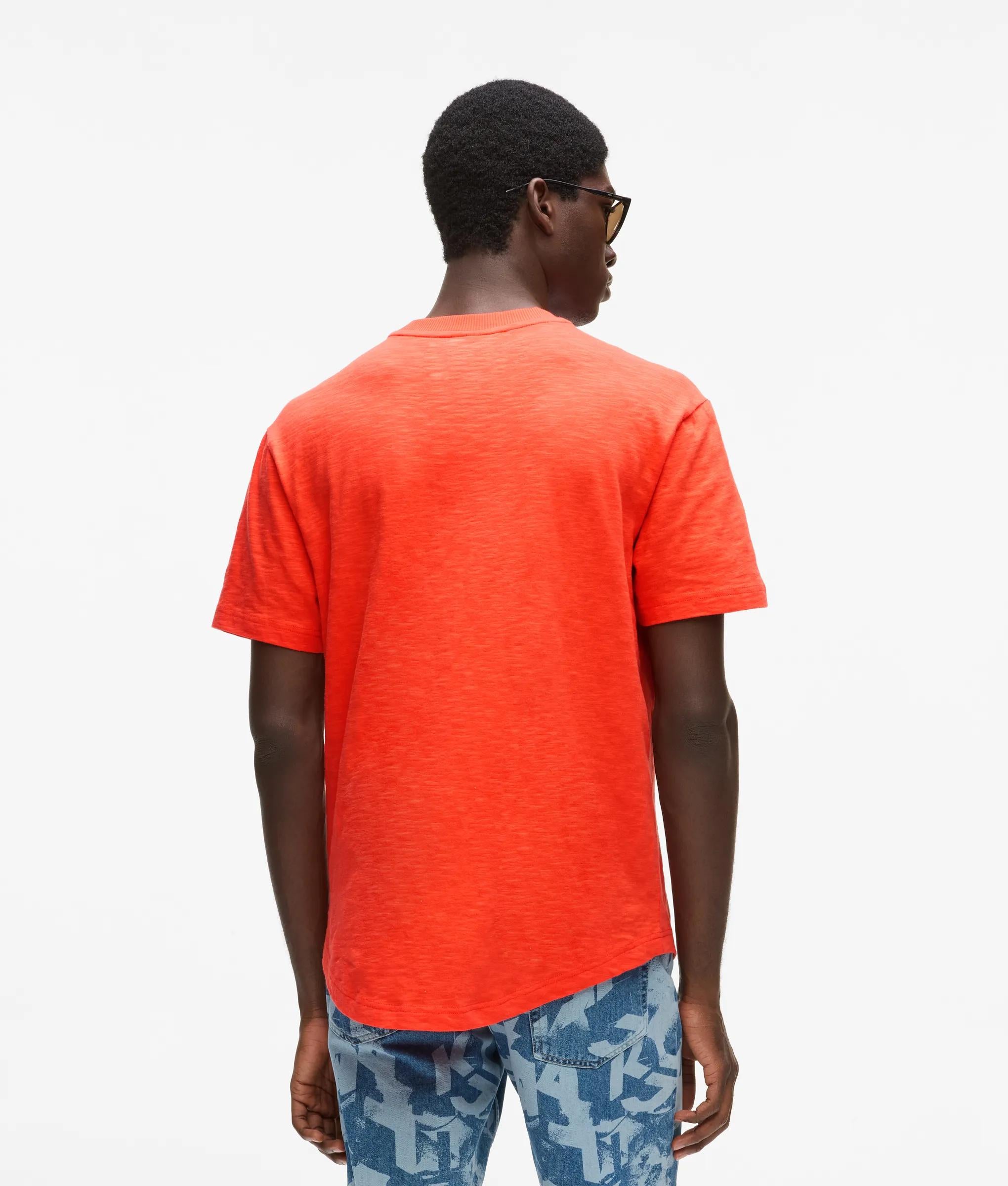 T-shirt met gebogen zoom