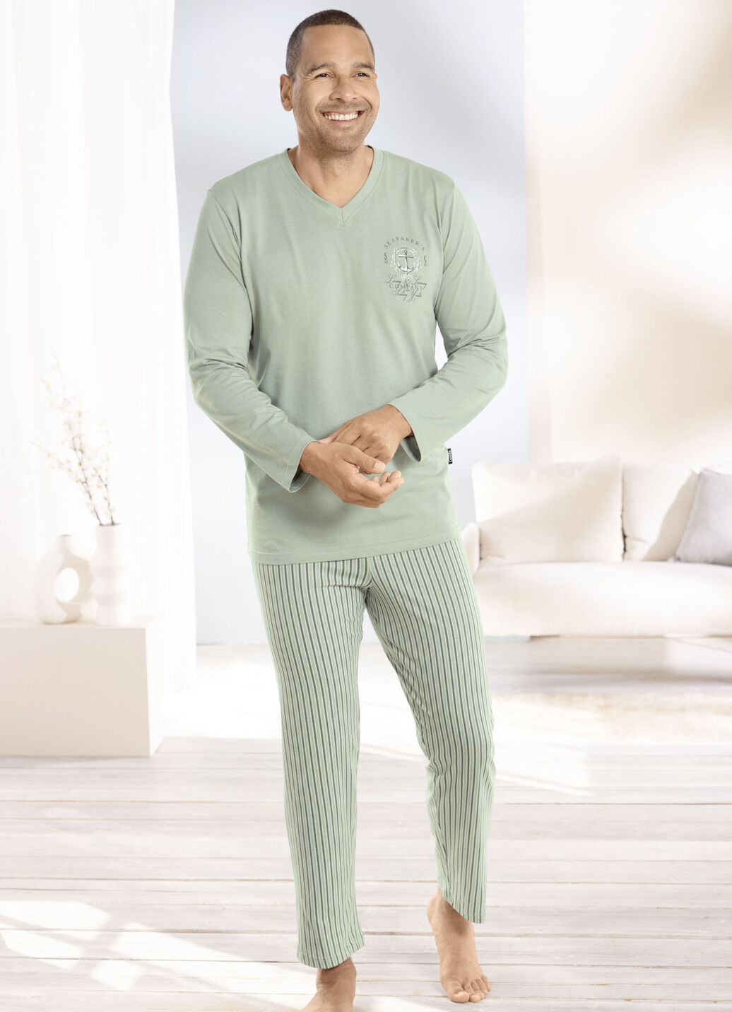 Zweierpack Pyjamas mit V-Ausschnitt