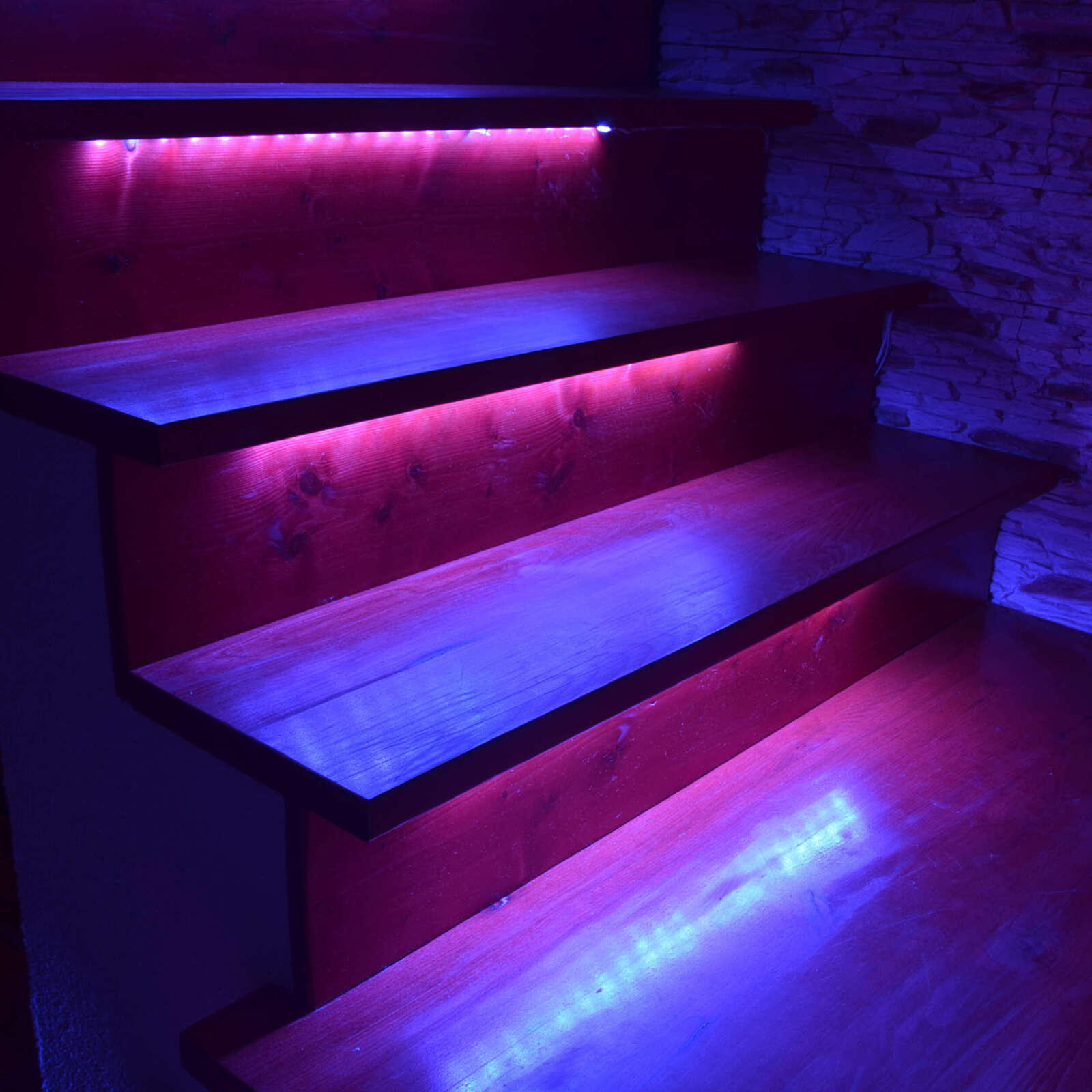 UV-LED Stripe - violett - 3 Meter