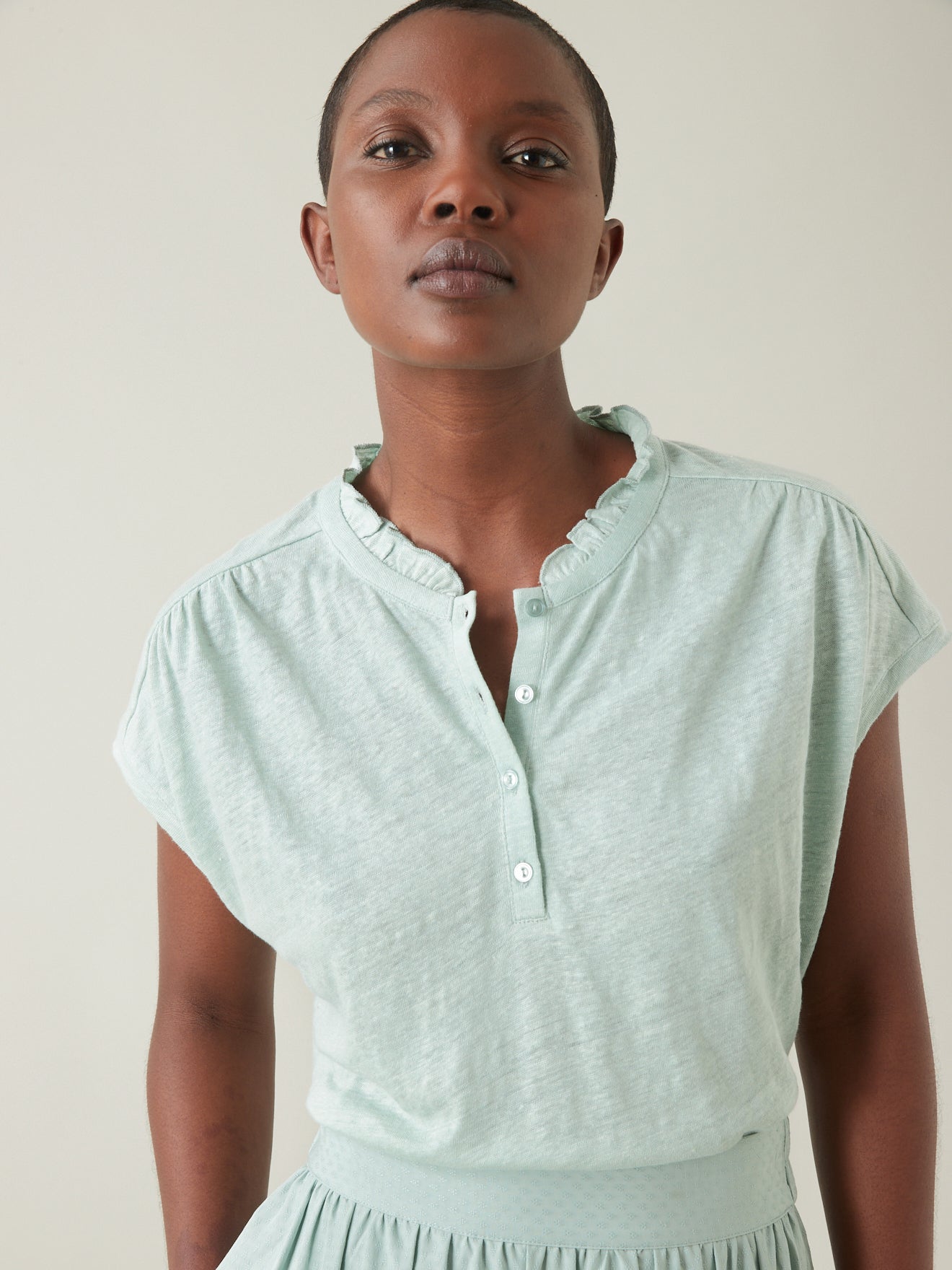 T-shirt lin femme col volanté