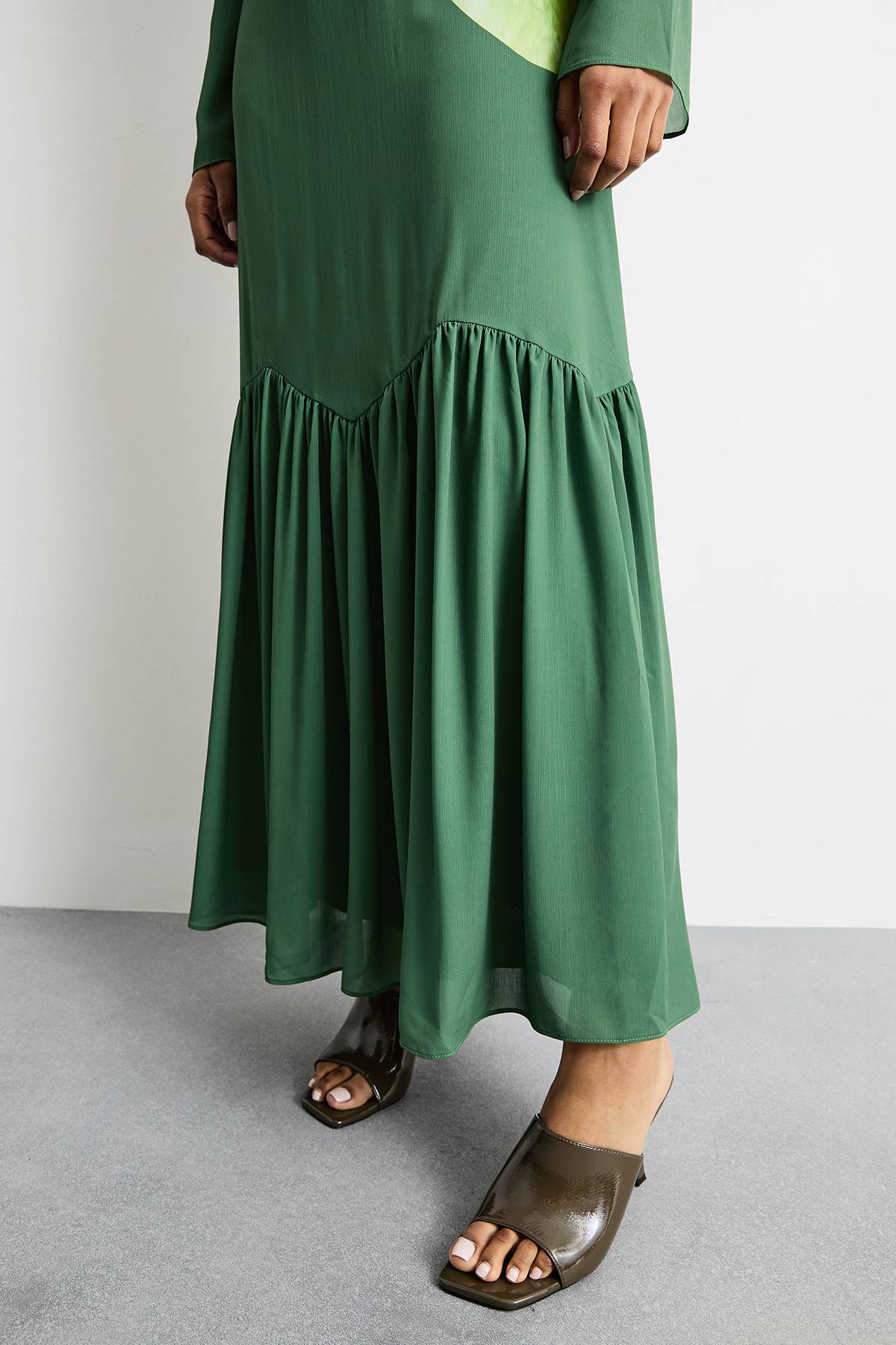 Warehouse Robe Midaxi en Mousseline à Imprimé Placement