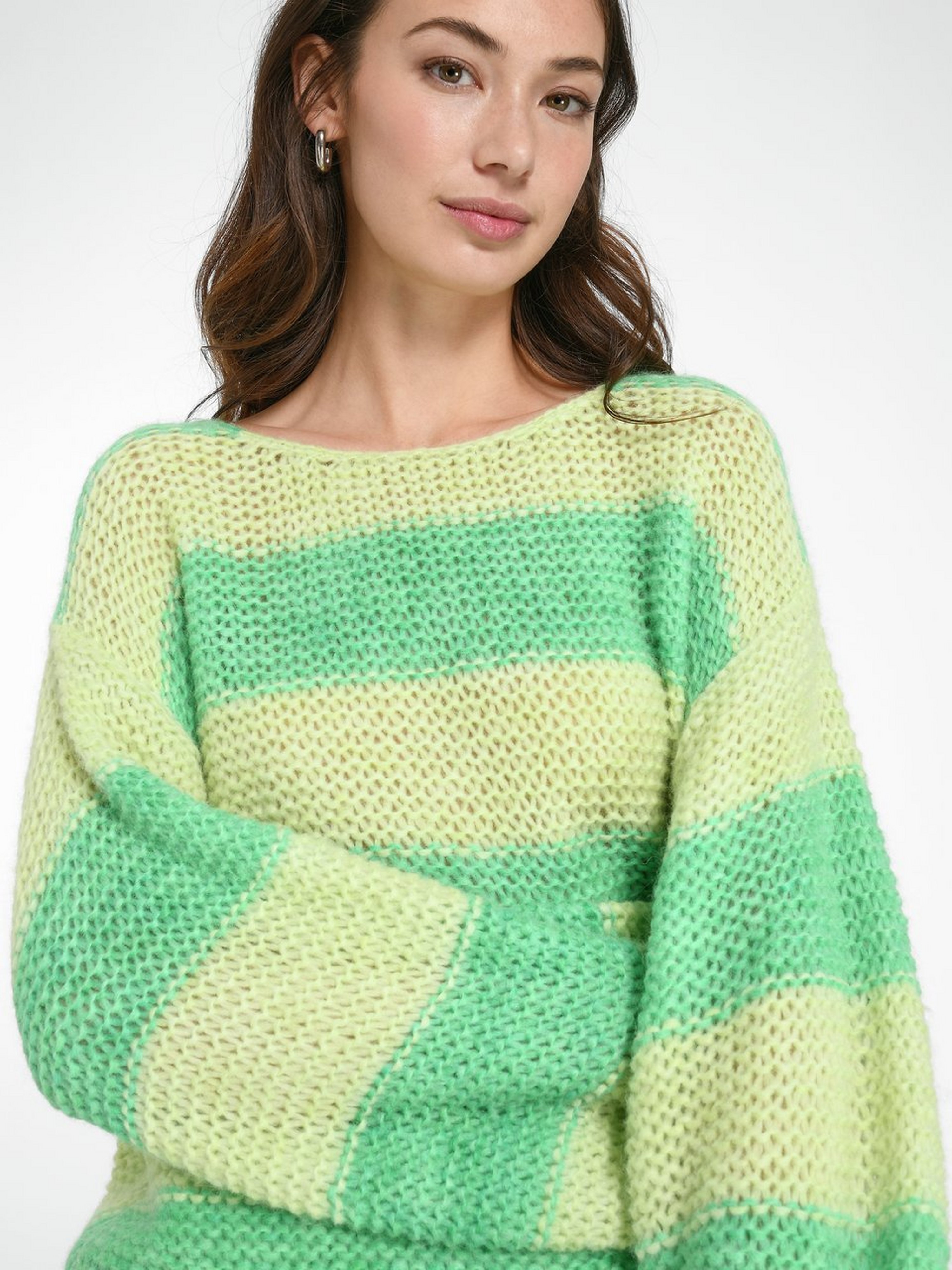 Pullover mit U-Boot-Ausschnitt