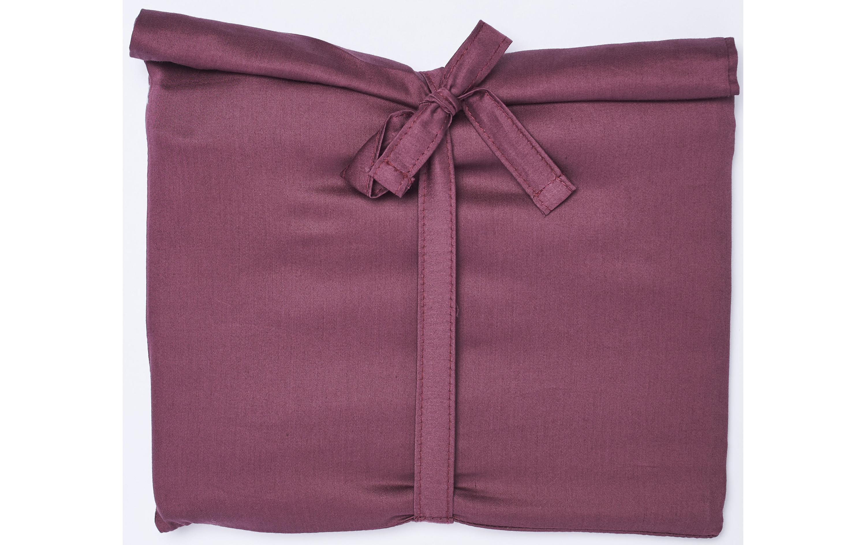 Bettwäschegarnitur Braga 160 x 210 + 65 x 100 cm, Bordeaux<br>Nachhaltige Bettwäschegarnitur aus Bio-Baumwollsatin