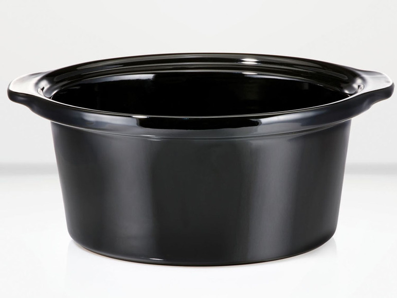 Slow cooker