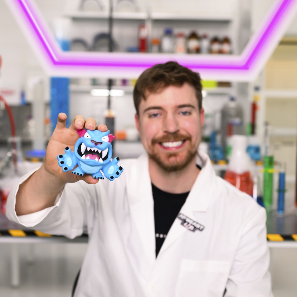 MR BEAST LAB - VINYL FIGURE ASS
