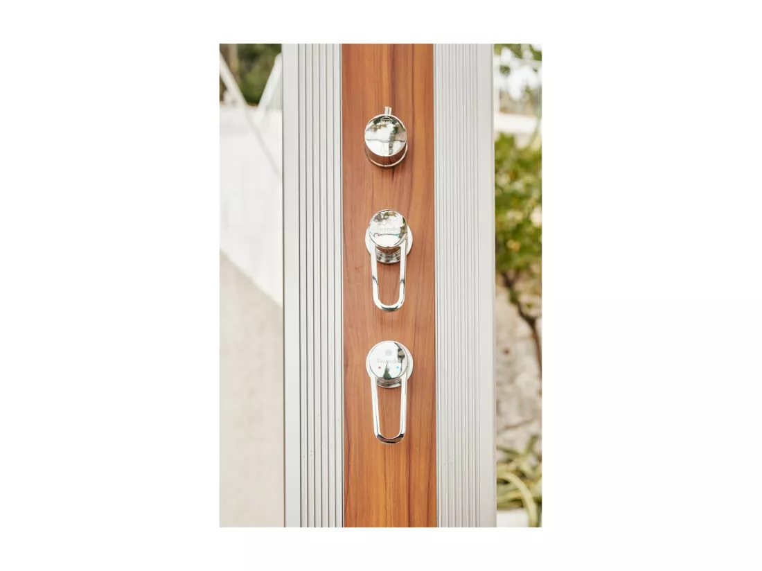 Douche solaire 40 L Dada Straight Inox habillage effet bois - Formidra