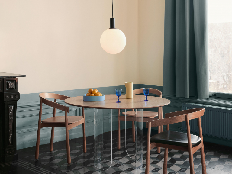 FÉST Plateau eettafel 120 transparant eiken blad