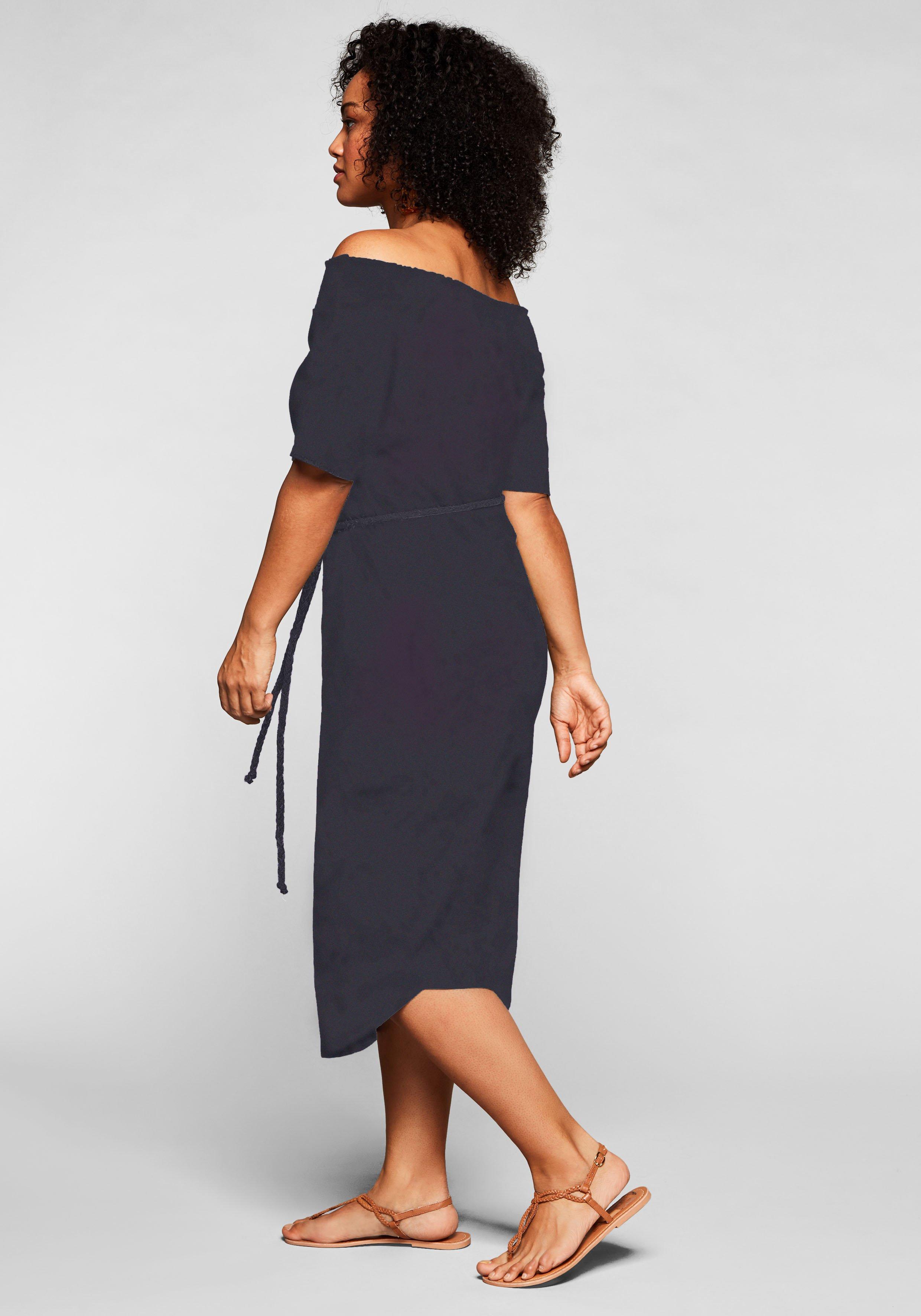 Kleid mit Bindeband und Carmenausschnitt