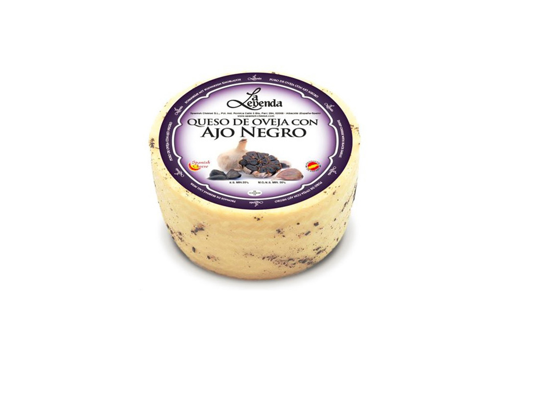 QUEIJO DE OVELHA LA LEYENDA COM ALHO NEGRO KG