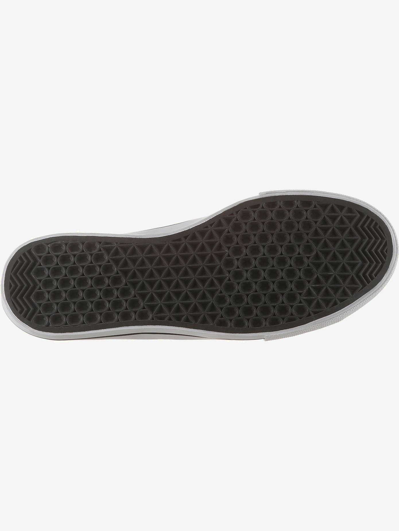 Baskets sneakers basiques parfaites avec un jean