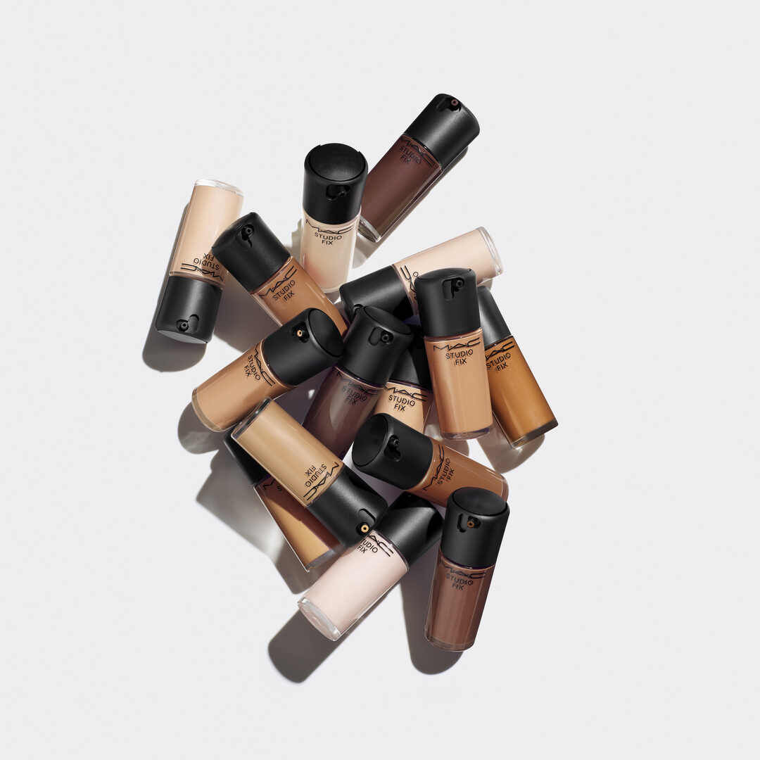 MAC STUDIO FIX FLUID SPF 15 24HR MATTE FOUNDATION + OIL CONTROL