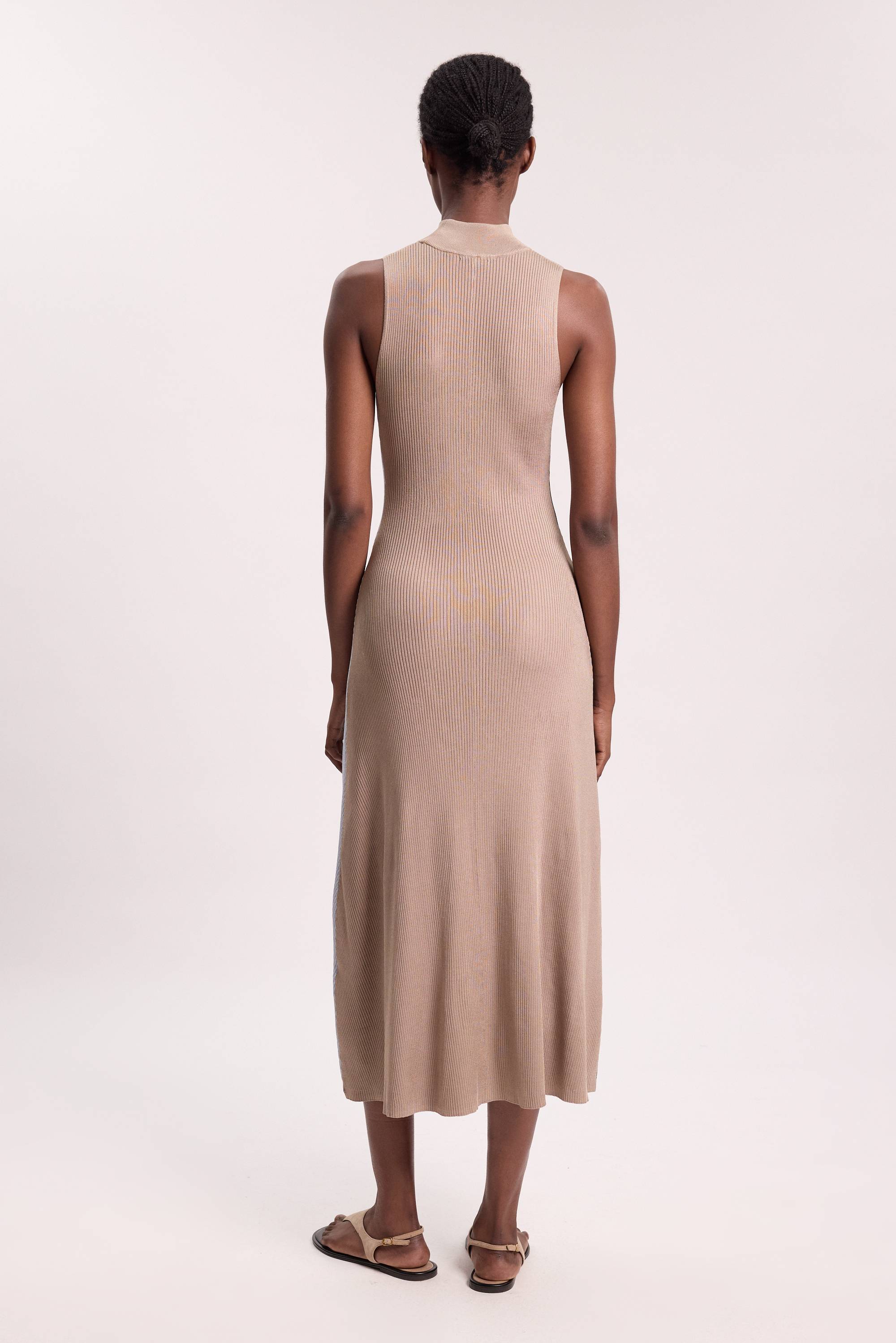 KarenMillen Robe Midi Évasée Sans Manches En Maille De Viscose Fluide À Blocs De Couleur