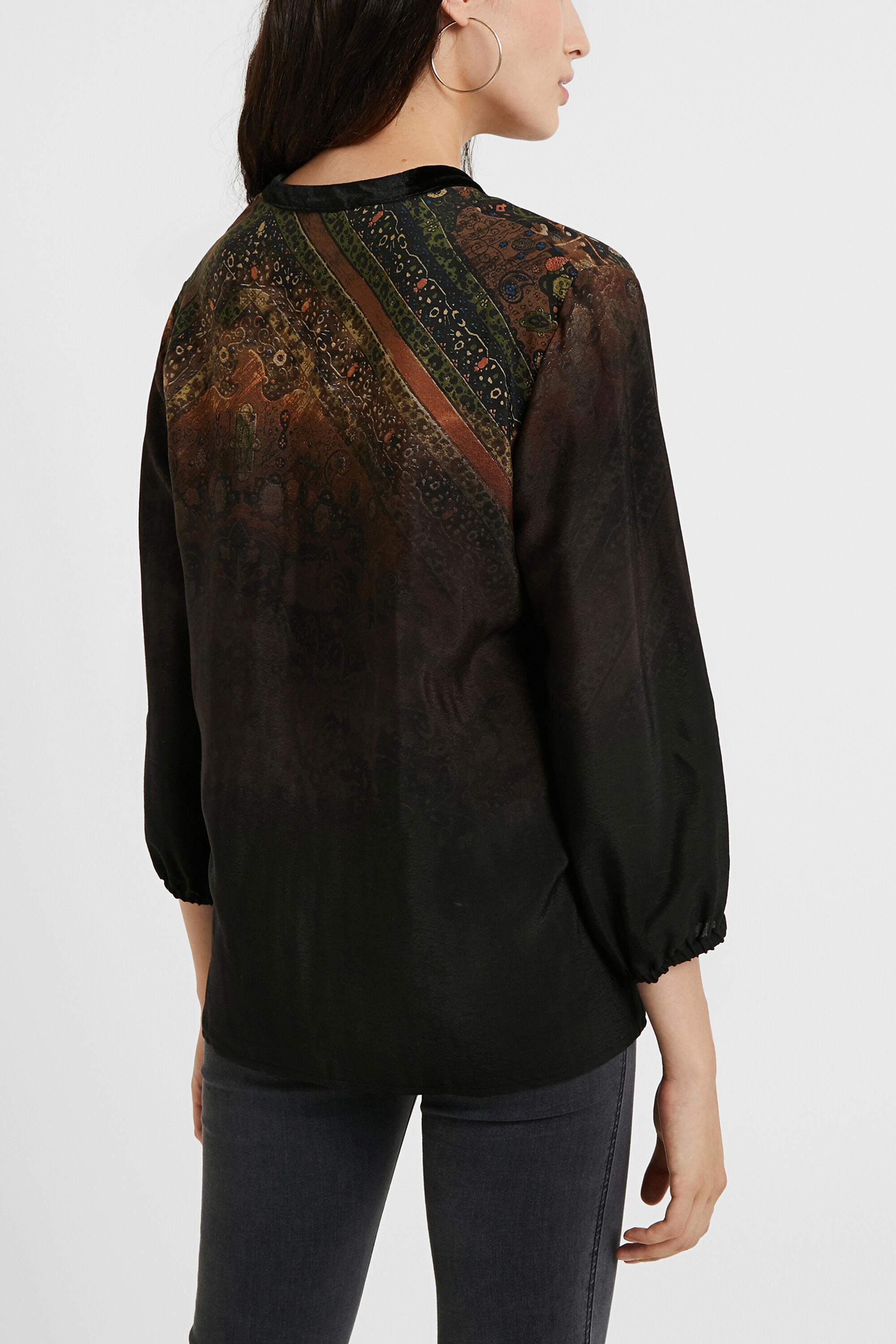 Blusa estampada com mangas 3/4
