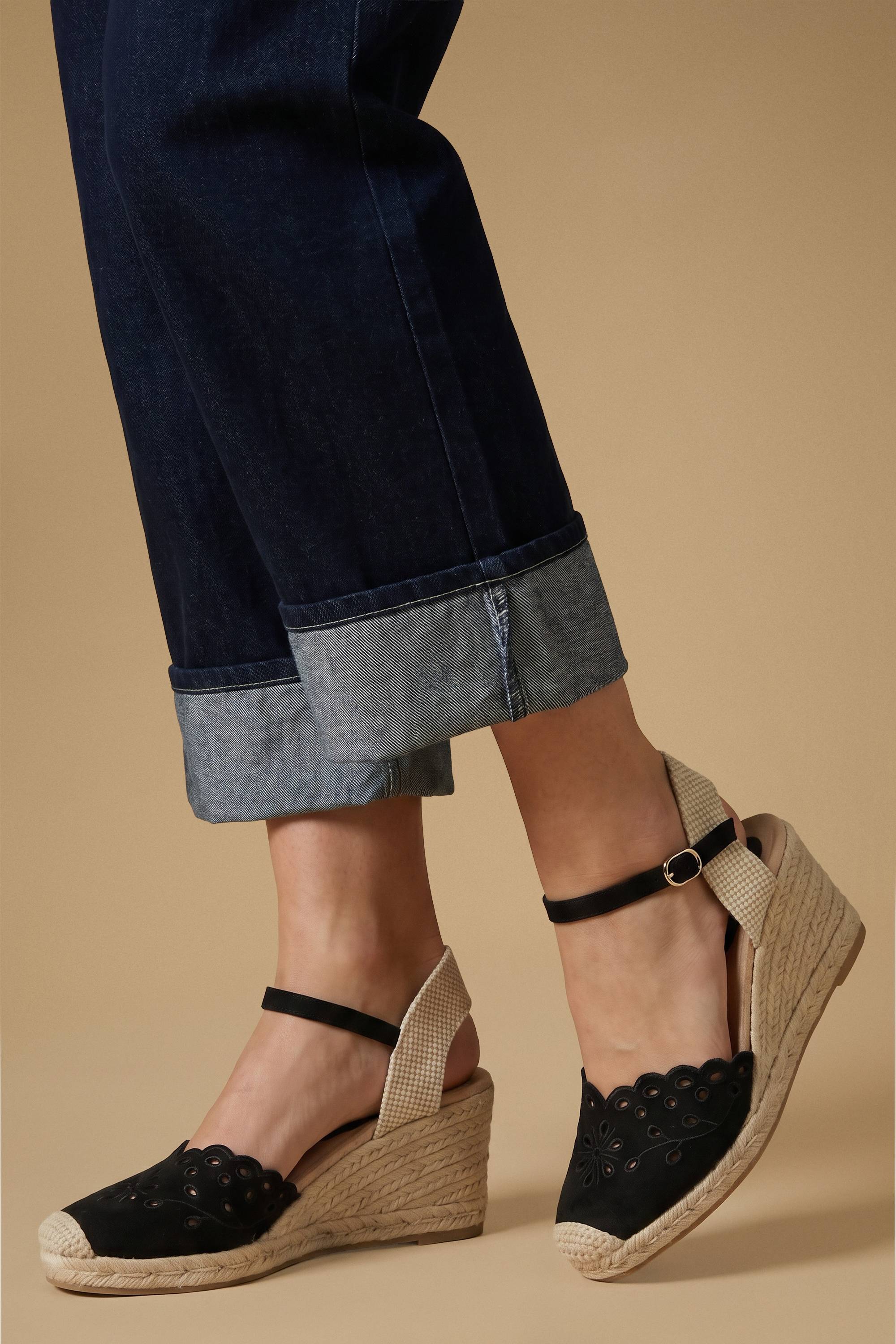 Oasis Compensées Espadrilles Britany Bicolores En Synthétique Avec Détails Ajourés