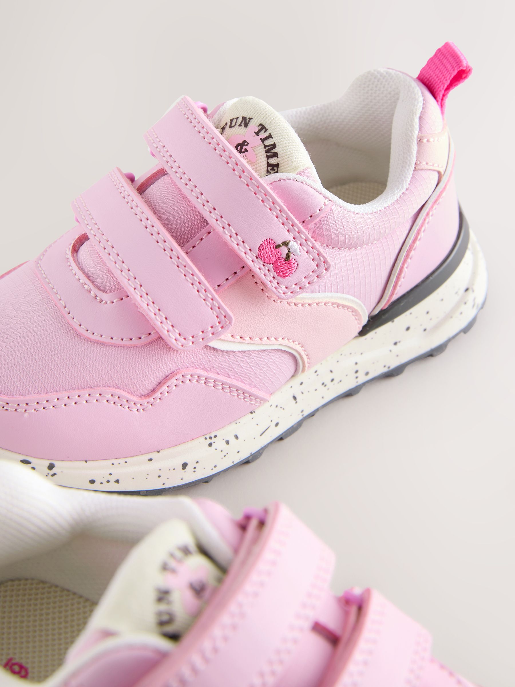 Roze - Sneakers met klittenbandsluiting