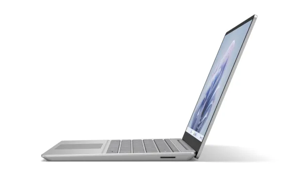 Microsoft Surface Laptop Go 3 - Intel Core i5 - 1235U / op til 4.4 GHz - Win 11 Home - Intel Iris Xe Graphics - 16 GB RAM - 256 GB SSD - 12.4
