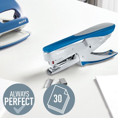 Leitz - Pince Agrafeuse bleu/gris - capacité de 30 feuilles - agrafes 24/6 ou 26/6