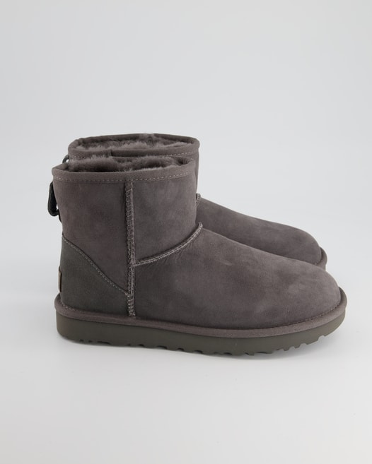 UGG Classic Mini Winterstiefel in Grau