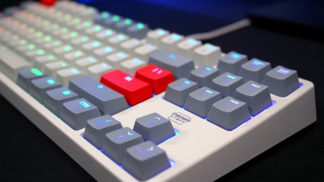 Cherry Xtrfy K4V2 gaming-tastatur