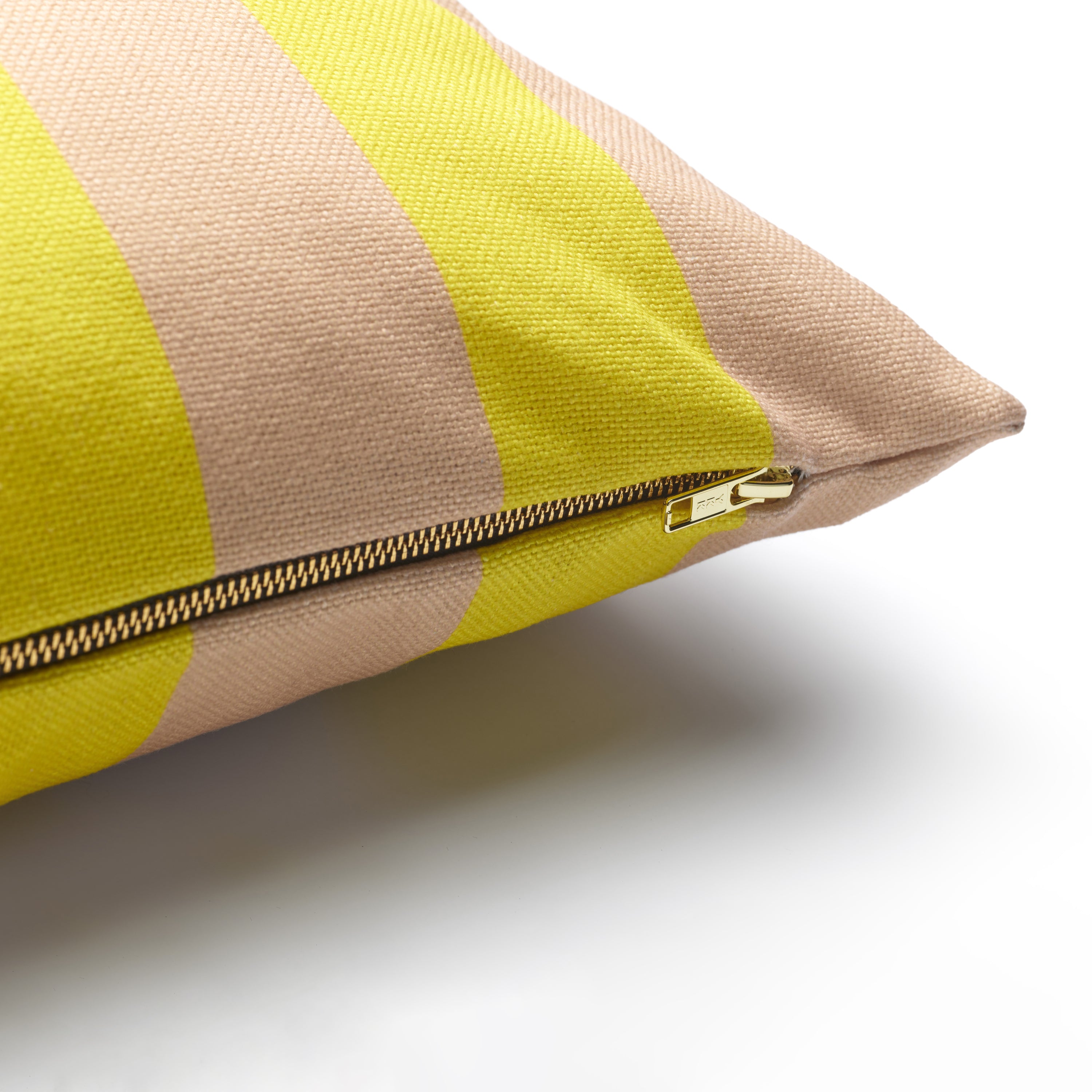 FÃST Stripes & Checks Sierkussen 45 x 45 cm - Yellow / Sand