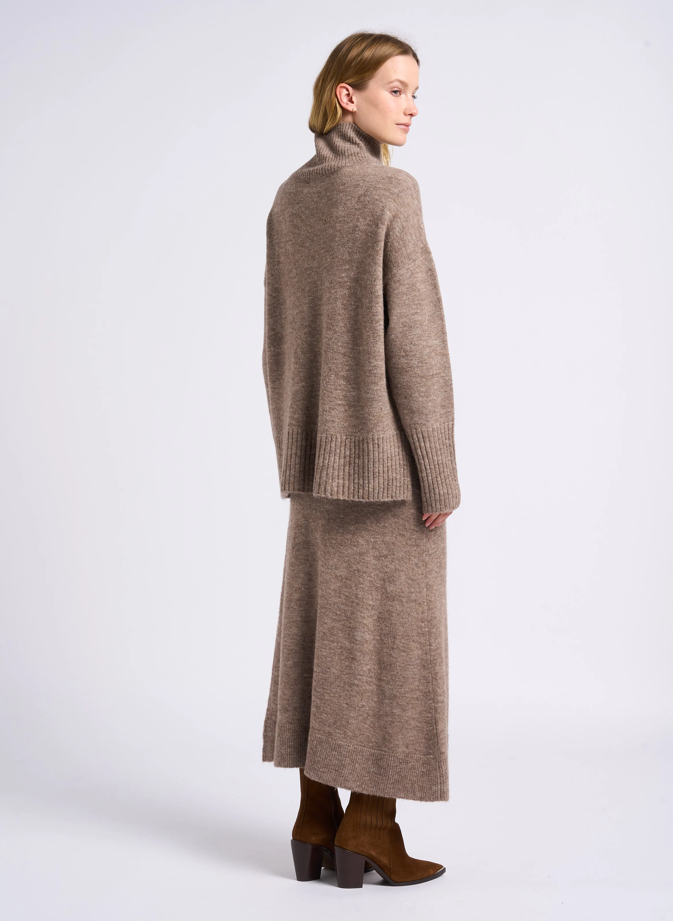 FALBA - Jupe midi droite en maille | Beige