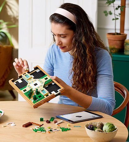 LEGO® Icons - Springbrunnengarten 10359 - 1302 Teile