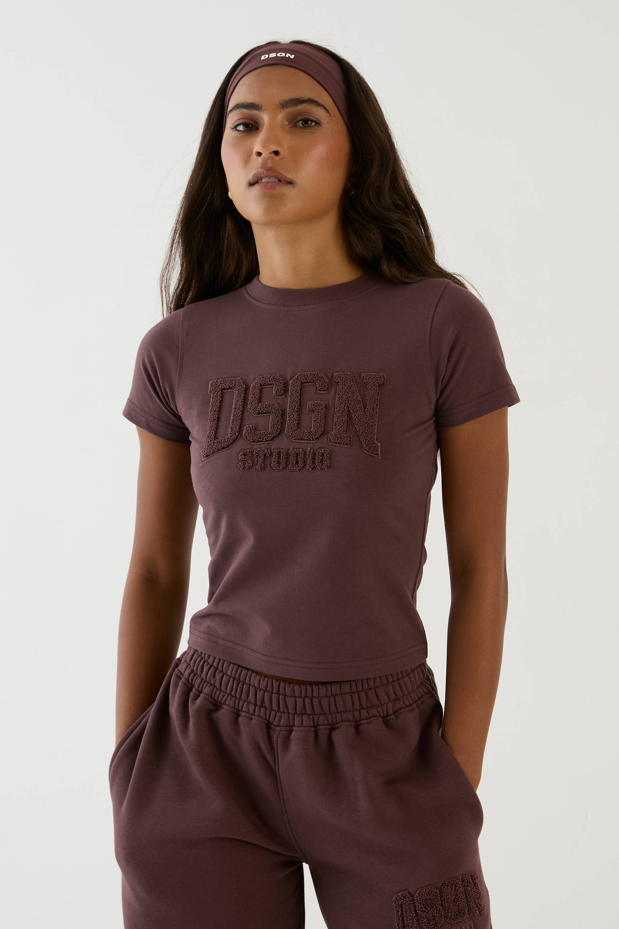 T-shirt Court Bébé Dsgn Studio Avec Appliqué En Tissu Éponge