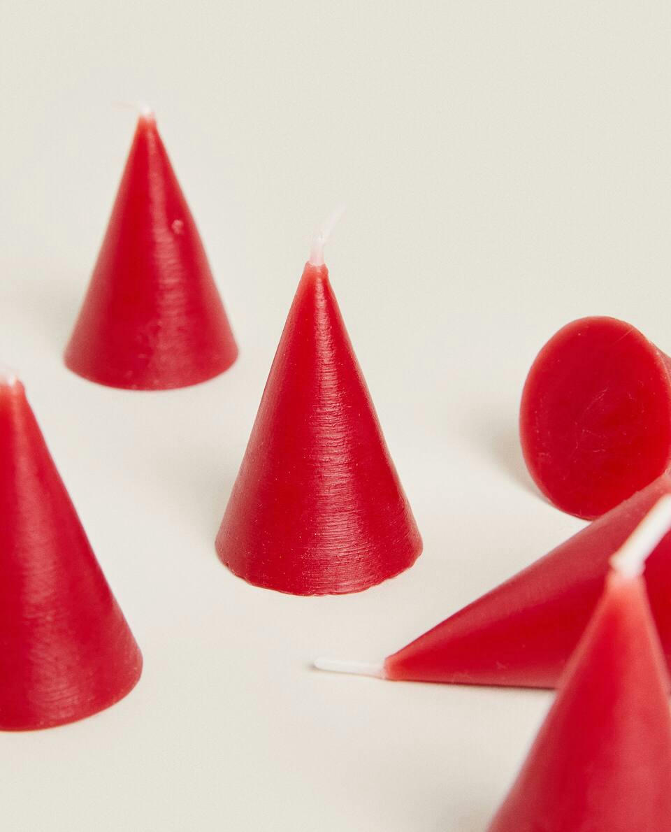 PACOTE DE VELAS DECORATIVAS DE NATAL EM FORMATO DE CONE (PACOTE COM 6)