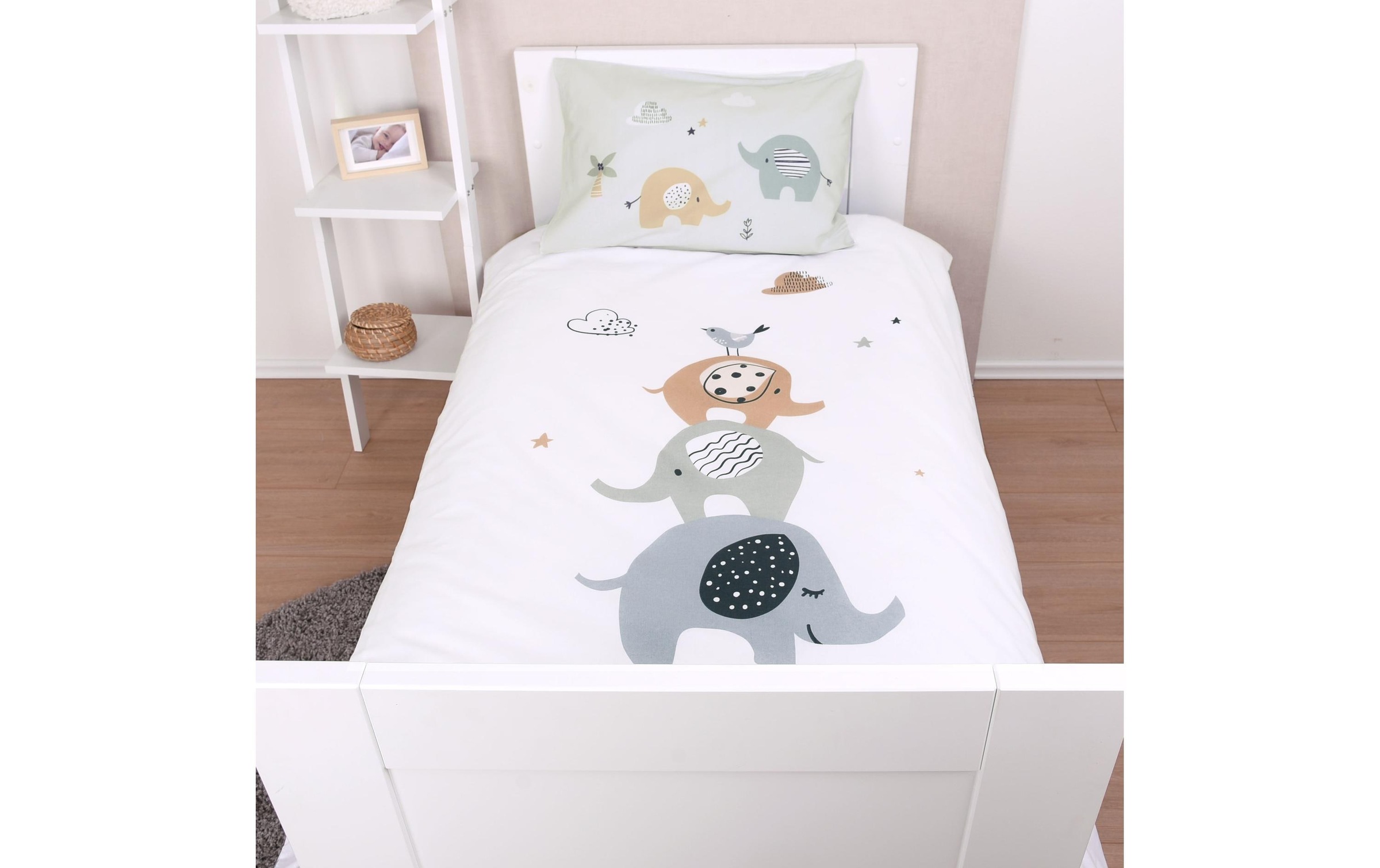 Herding Kinderbettwäsche »Elephants 100 x 135 cm + 40 x 60 cm«