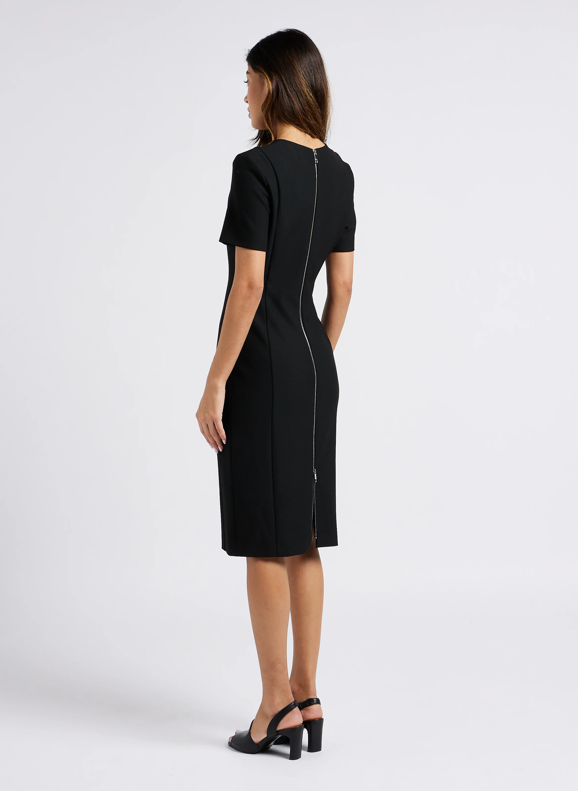 Robe cintrée col V | Noir