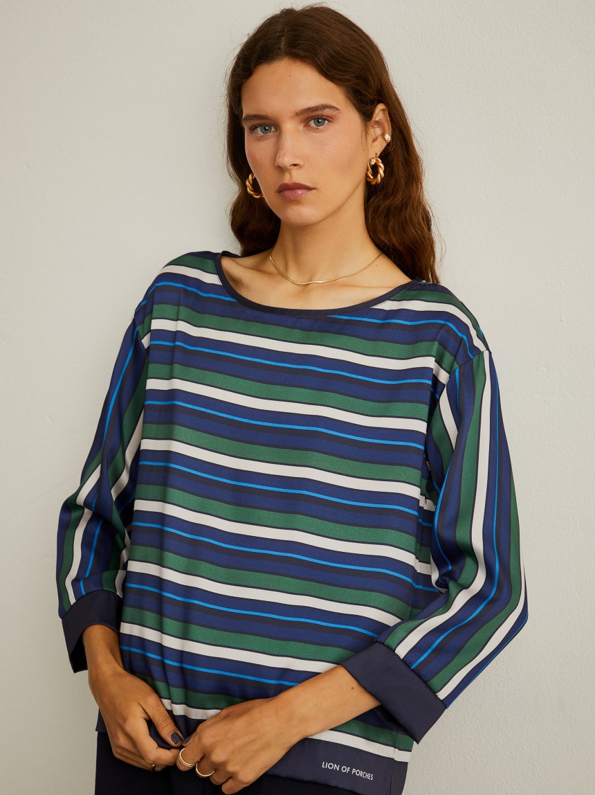 Blusa às riscas