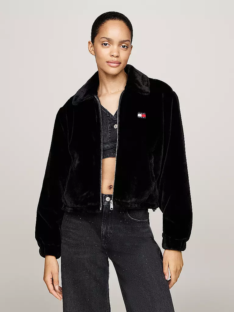 TOMMY JEANS Jacke in Felloptik schwarz
