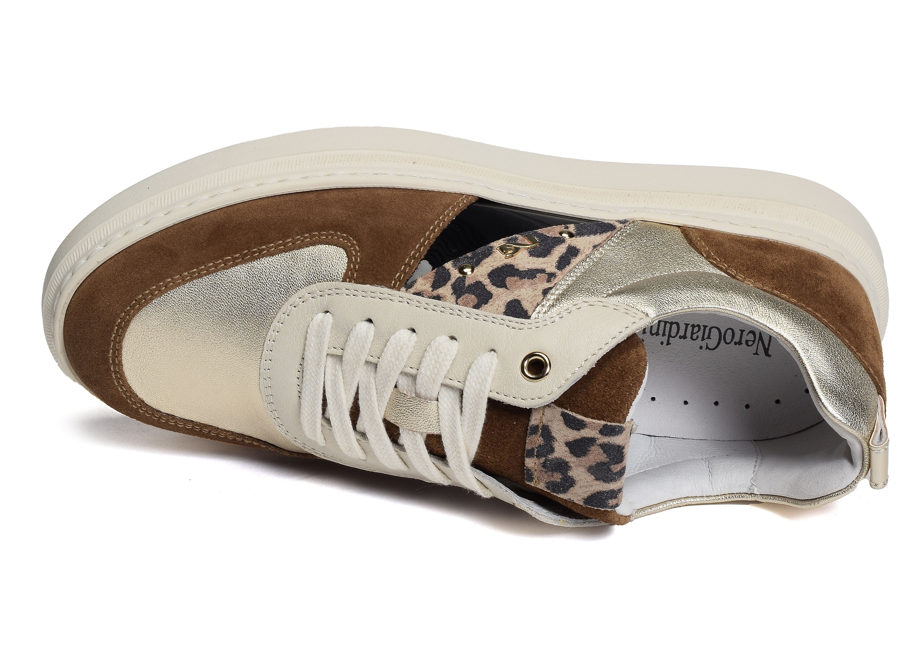 05373 camel or