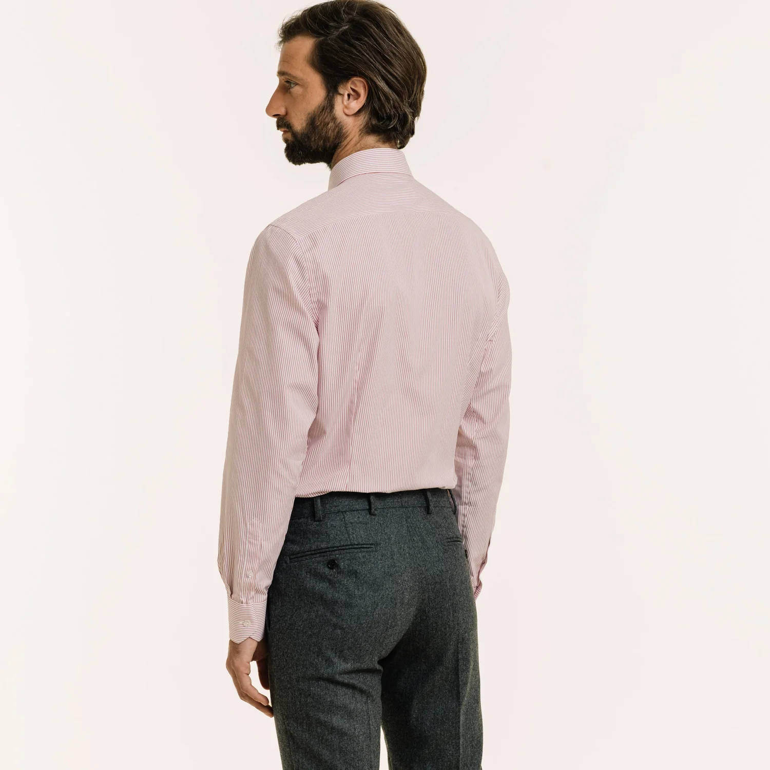 Fitted shirt in double-twisted poplin with fine red stripes